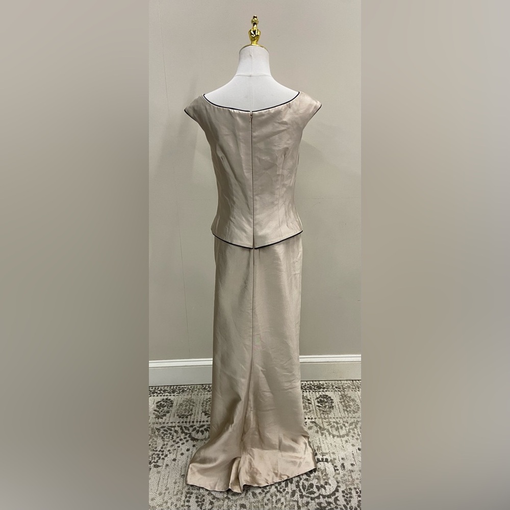Elegant Taupe Mother of the Bride Set. - Picture 8 of 9